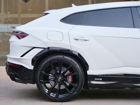 Used 2023 Lamborghini Urus S image 12