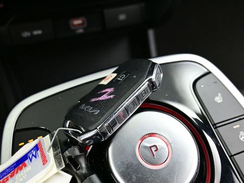 Used 2022 Kia Niro EX w/ Cold Weather Package image 13