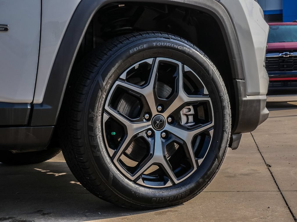 Used 2025 Jeep Compass Limited AWD/4WD image 9