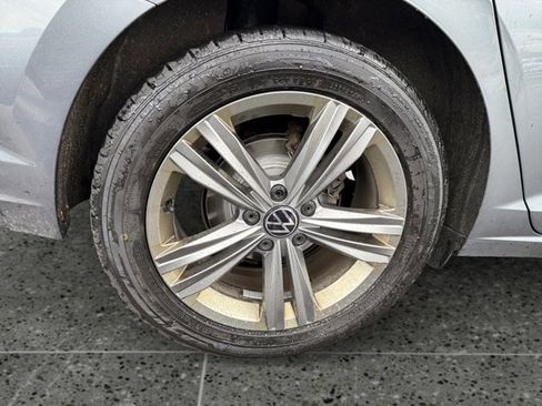 Used 2019 Volkswagen Jetta R-Line FWD image 11