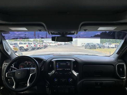 Used 2019 Chevrolet Silverado 1500 LT Trail Boss AWD/4WD image 10