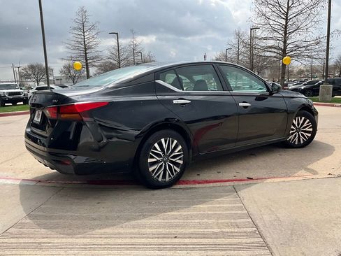 Used 2023 Nissan Altima 2.5 SV image 6