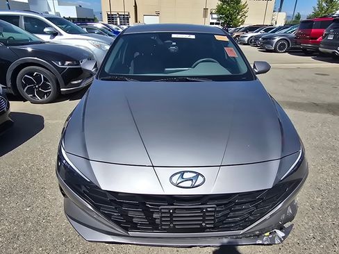 Used 2023 Hyundai Elantra SEL w/ Convenience Package FWD image 8