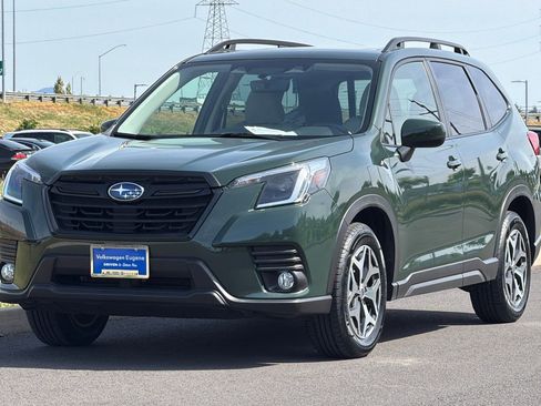 Used 2023 Subaru Forester Premium AWD/4WD image 7