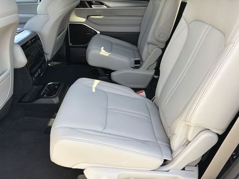 New 2026 Jeep Grand Wagoneer Limited AWD/4WD image 19