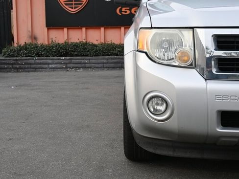Used 2009 Ford Escape XLT image 3