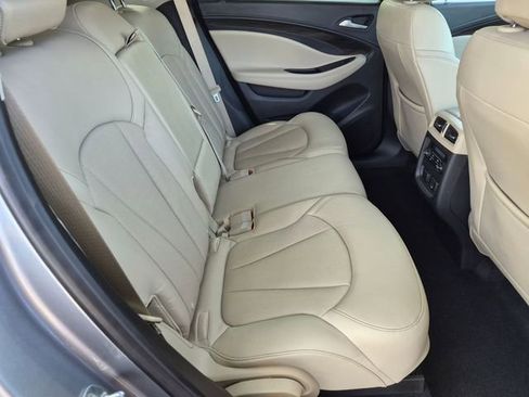 Used 2019 Buick Envision Essence FWD image 17