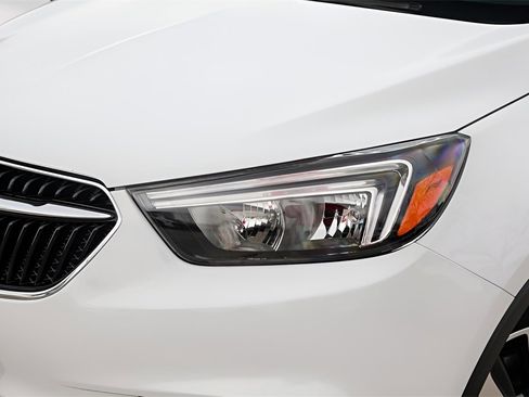 Used 2022 Buick Encore Preferred w/ Safety Package image 3