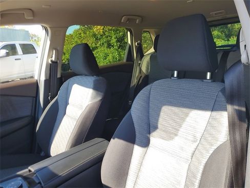 Used 2023 Nissan Rogue SV image 13