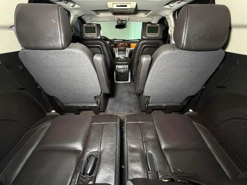 Used 2013 Cadillac Escalade ESV Platinum AWD/4WD image 18