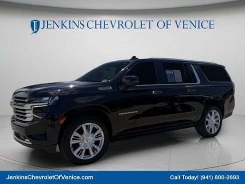 Used 2023 Chevrolet Suburban High Country w/ Premium Package 2 AWD/4WD image 11