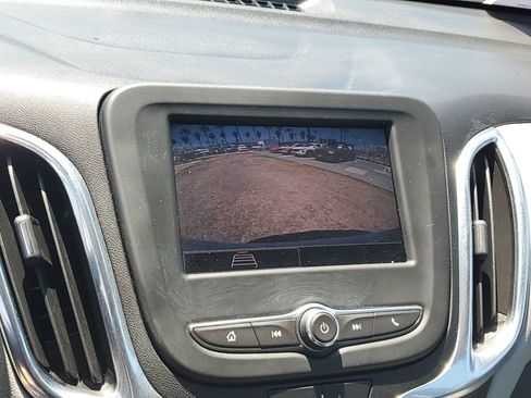 Used 2023 Chevrolet Equinox LS FWD image 24