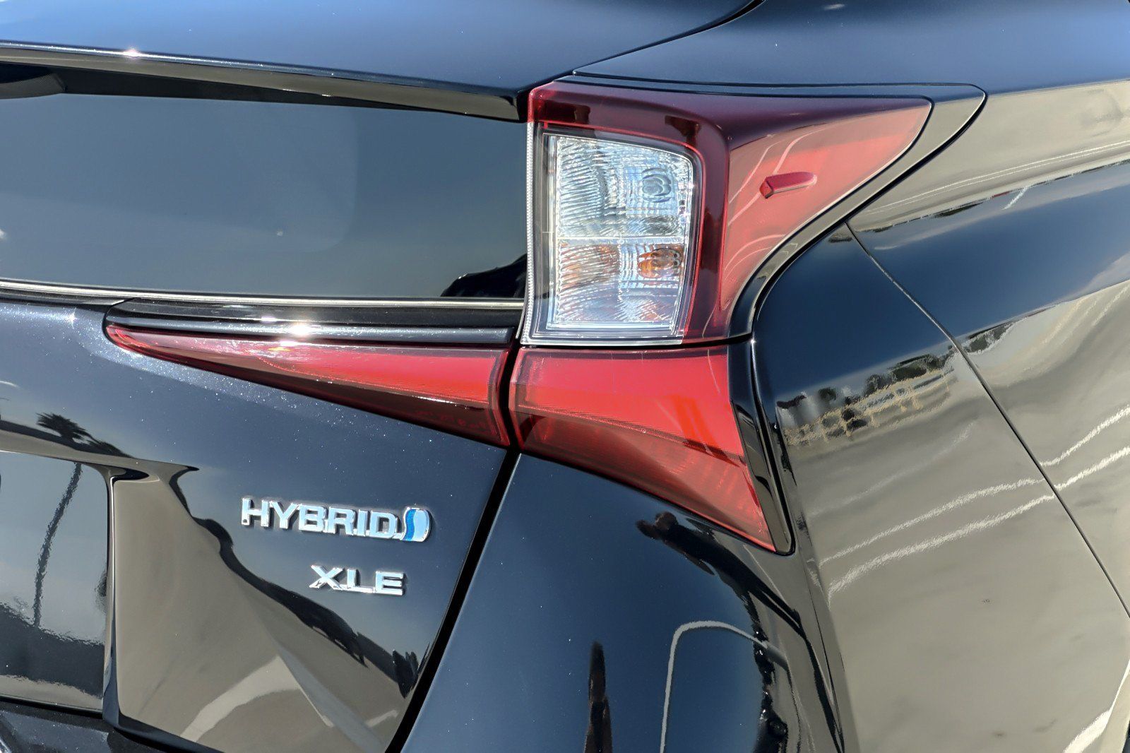 Certified 2021 Toyota Prius XLE w/ Carpet Mat Package (TMS) FWD image 25