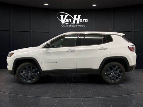 New 2026 Jeep Compass Latitude AWD/4WD image 4