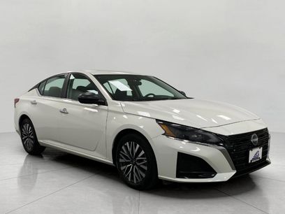 Used 2025 Nissan Altima 2.5 SV
