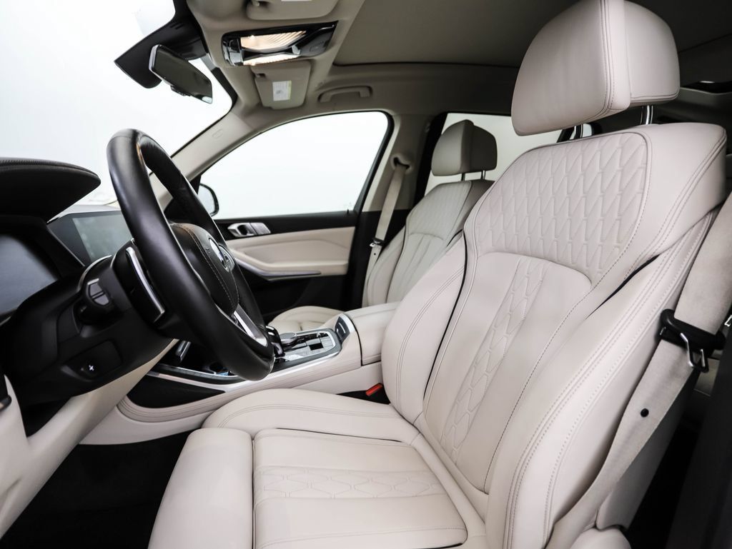 Used 2022 BMW X7 xDrive40i w/ Premium Package AWD/4WD image 11