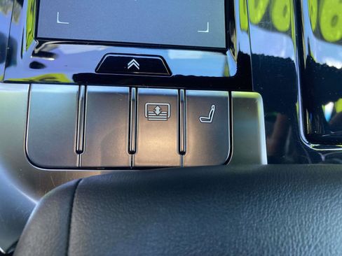Used 2018 Lexus LS 500 F Sport w/ Accessory Package (Z2) RWD image 25