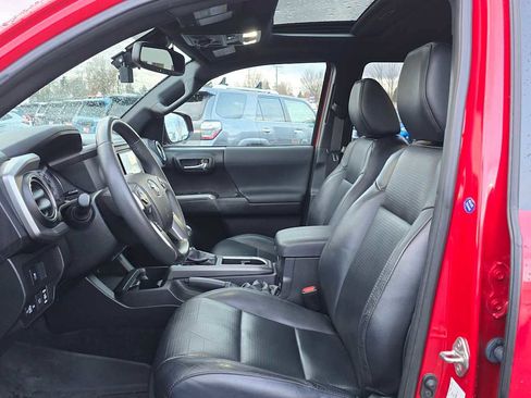Used 2020 Toyota Tacoma TRD Off-Road image 24