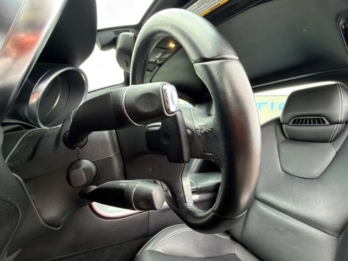 Used 2013 Mercedes-Benz SLK 250 image 34