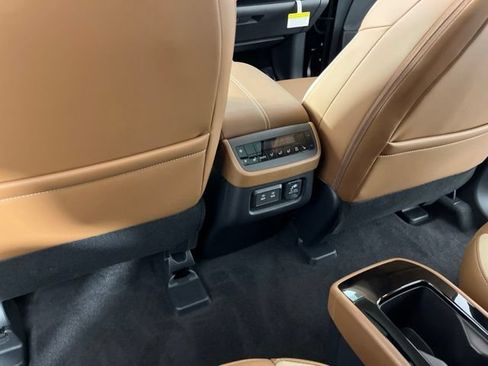 New 2026 Nissan Pathfinder Platinum FWD image 43
