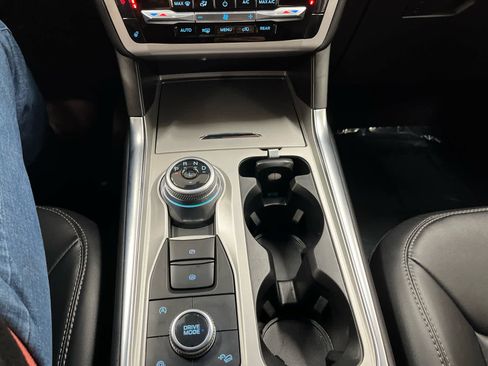 Used 2023 Ford Explorer XLT w/ Equipment Group 202A image 24