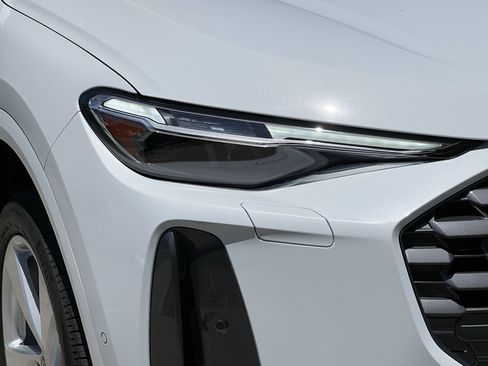 Certified 2025 Audi Q5 Premium w/ Premium Plus AWD/4WD image 11