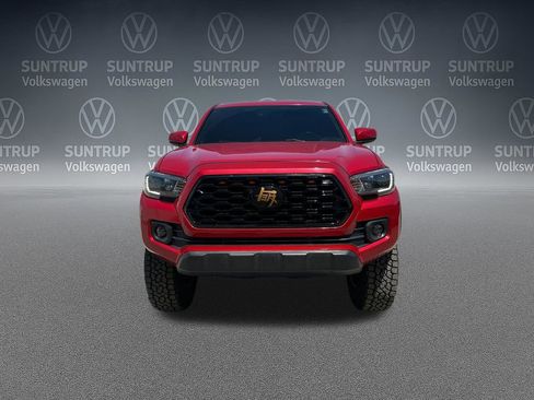 Used 2021 Toyota Tacoma TRD Off-Road w/ Technology Package AWD/4WD image 10
