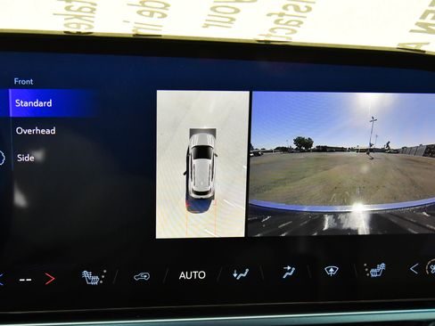 Used 2025 Chevrolet Equinox EV LT w/ Convenience Package FWD image 23