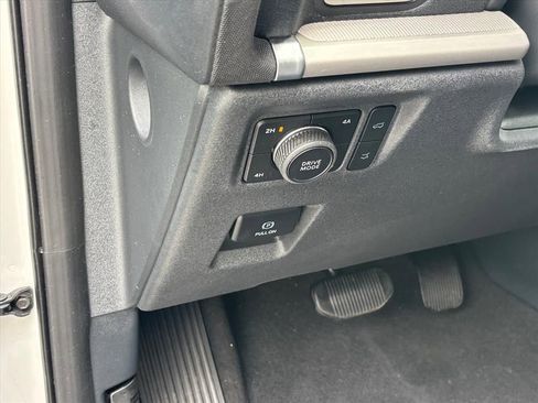 Used 2025 Ford Expedition Max Active AWD/4WD image 7