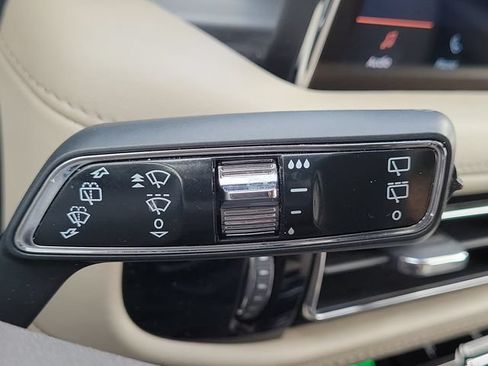 Certified 2023 Lincoln Nautilus FWD w/ Premium Package image 23