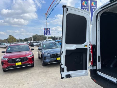 New 2026 Ford Transit 250 148 Medium Roof w/ Load Area Protection Package RWD image 14