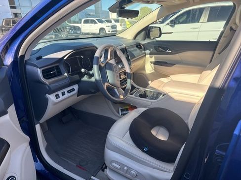 Used 2023 GMC Acadia Denali w/ Denali Ultimate Package image 5