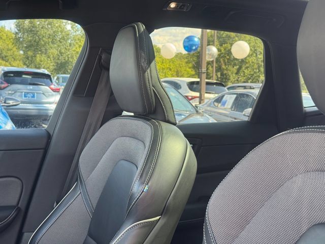 Used 2021 Volvo XC60 T5 R-Design w/ Protection Package Premier FWD image 10