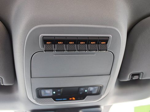 Used 2024 Ford F250 XL w/ FX4 Off-Road Package AWD/4WD image 31