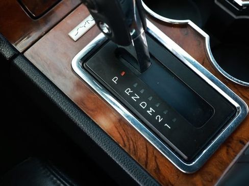 Used 2016 Lincoln Navigator Select RWD image 44