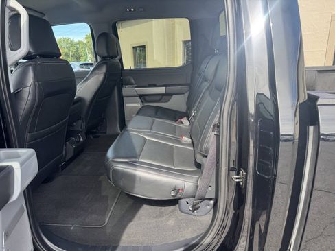 Used 2025 Ford F250 XLT w/ Black Appearance Package AWD/4WD image 8