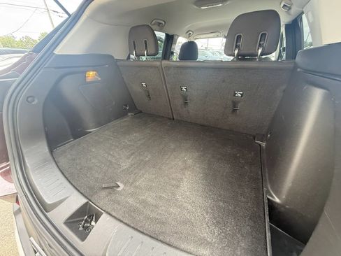 Used 2022 Chevrolet TrailBlazer LT FWD image 31