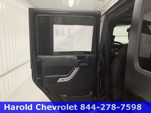 Used 2016 Jeep Wrangler Unlimited Sahara w/ Dual Top Group image 12