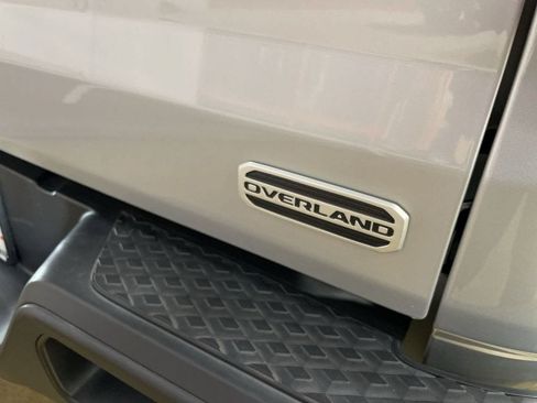 Used 2022 Jeep Gladiator Overland w/ Cold Weather Group AWD/4WD image 30