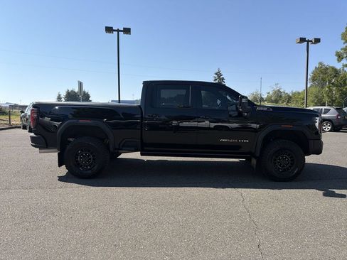Certified 2025 GMC Sierra 2500 AT4X w/ AT4X AEV Edition AWD/4WD image 2