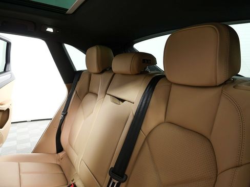 New 2026 Porsche Macan S image 23