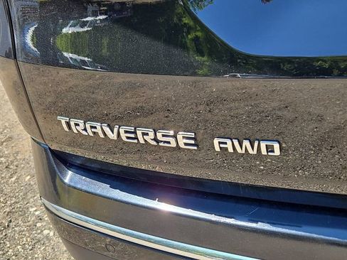 Used 2023 Chevrolet Traverse Premier AWD/4WD image 32