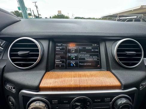 Used 2015 Land Rover LR4 HSE LUX image 28