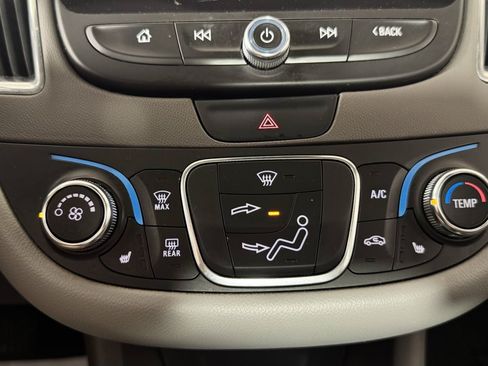 Used 2016 Chevrolet Malibu LT w/ Leather Package FWD image 20
