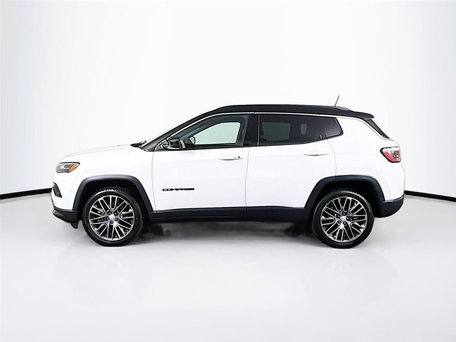 Used 2023 Jeep Compass Limited w/ Elite Group AWD/4WD image 8
