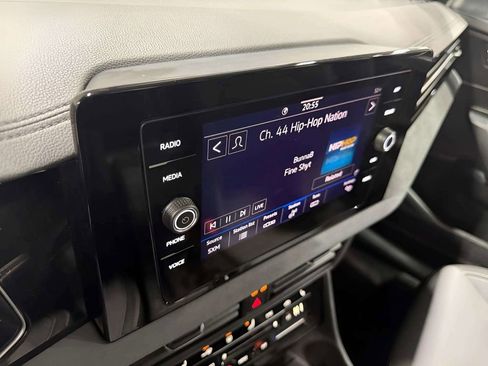 Used 2025 Volkswagen Jetta SE FWD image 27