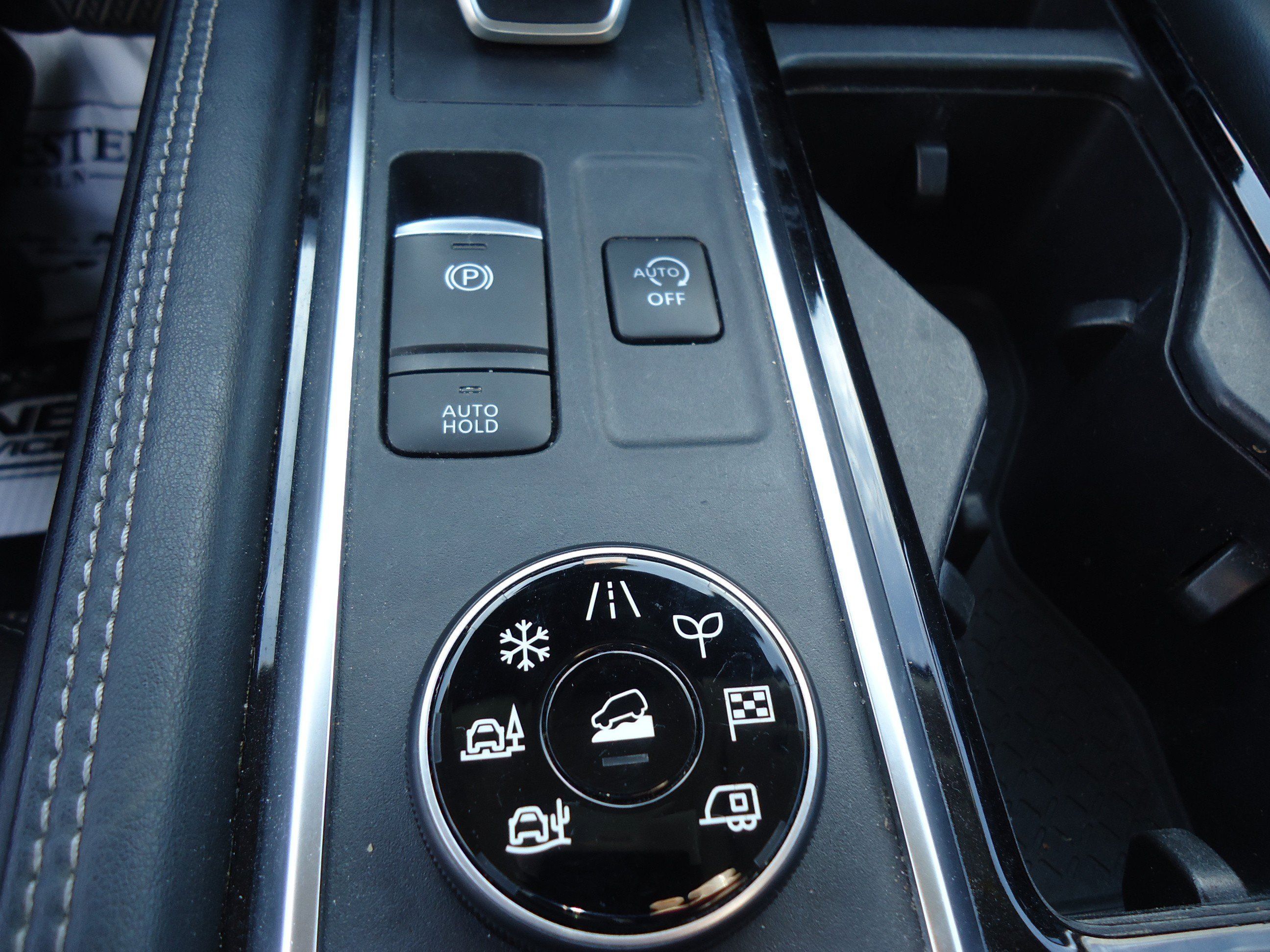 Used 2023 Nissan Pathfinder Platinum AWD/4WD image 23