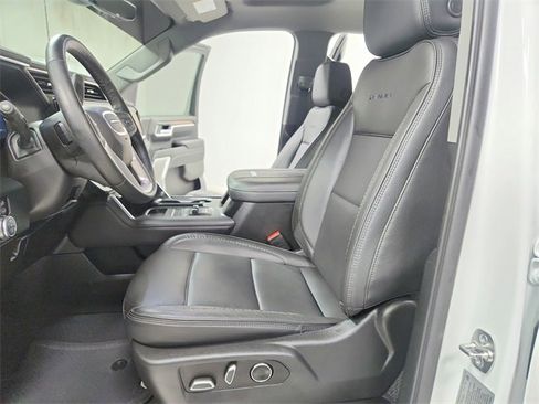 Used 2025 GMC Sierra 3500 Denali w/ Technology Package image 19