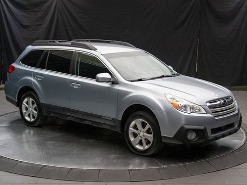 Used 2014 Subaru Outback 2.5i Premium image 2
