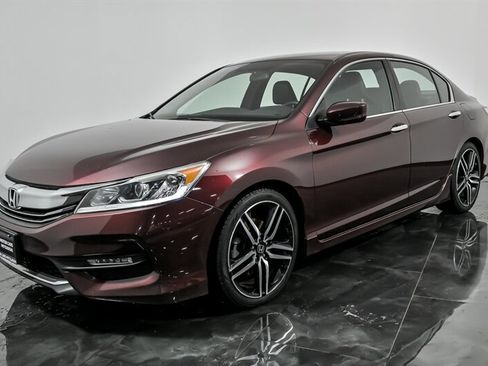 Used 2016 Honda Accord Sport image 5